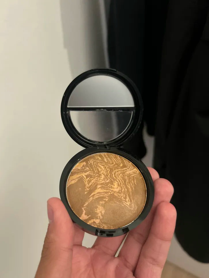 Review by Éliane